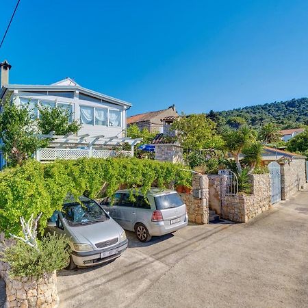 Apartment Neno - Terrace & Parking Veli Losinj Exterior photo
