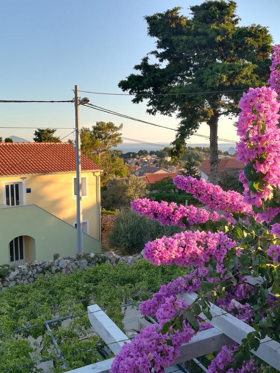 Apartment Neno - Terrace & Parking Veli Losinj Exterior photo