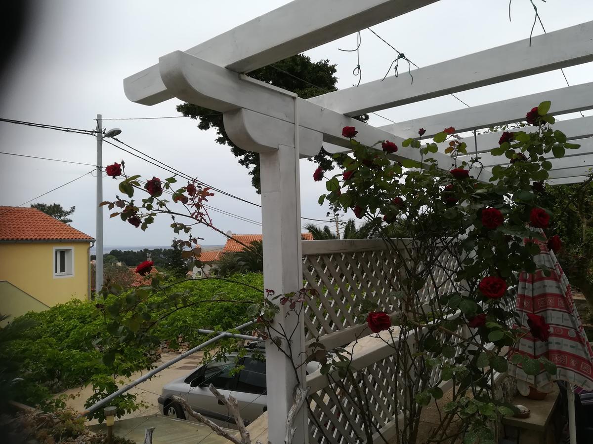 Apartment Neno - Terrace & Parking Veli Losinj Exterior photo